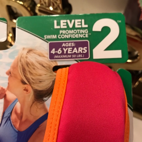 NWT Swim Schools Trainer Vest - Picture 4 of 6